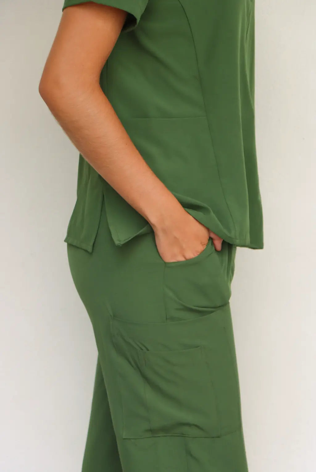 SCRUB I VERDE OLIVO MUJER KROPP